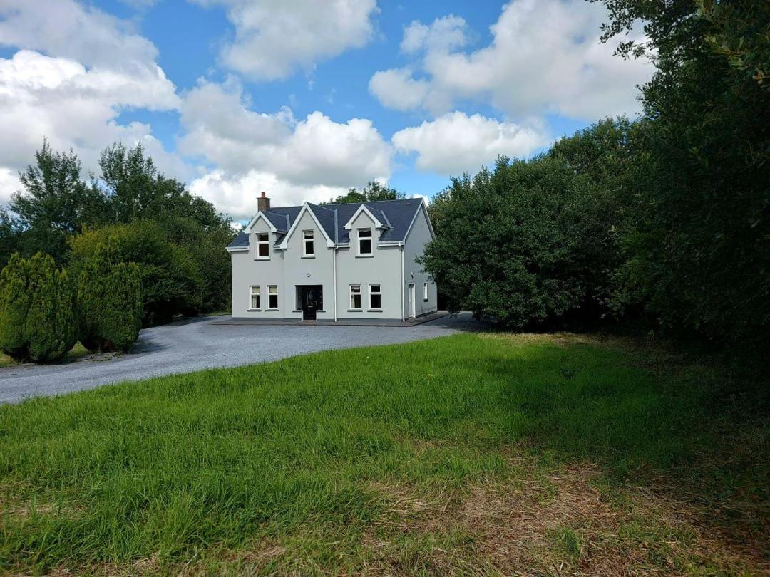 Home In Ennis Exterior photo
